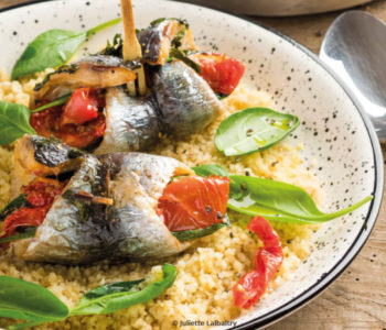 Filets de sardines farcis aux tomates confites, basilic et épinards frais
