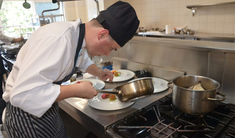 jeune chef en cuisine - concours Olivier Roellinger